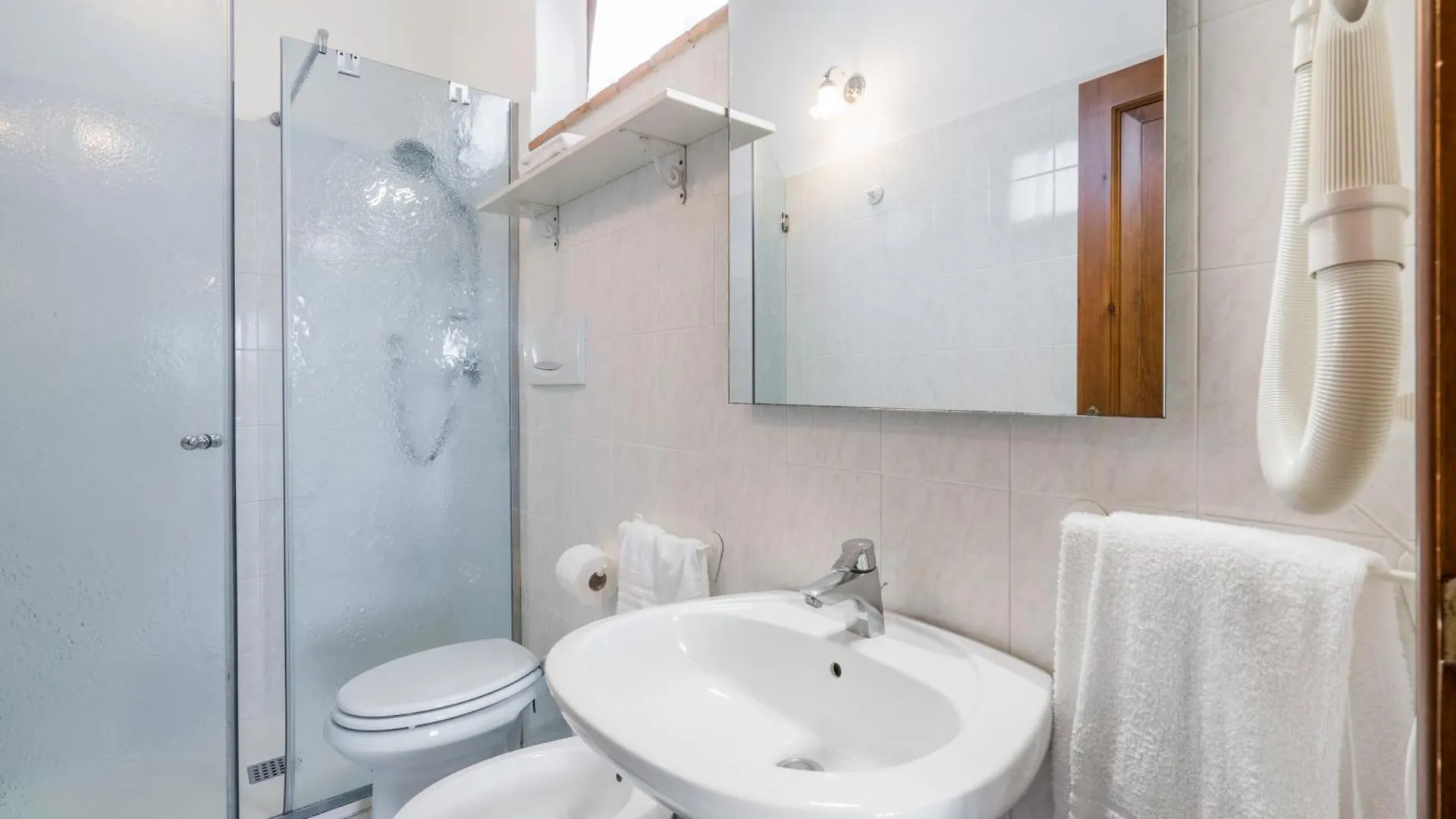 Agriturismo L' Agresto Casole dʼElsa 0*,  Italia